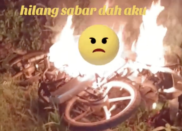 رجل يحرق سيارة هوندا EX5 الخاصة بابنه بسبب الإحباط